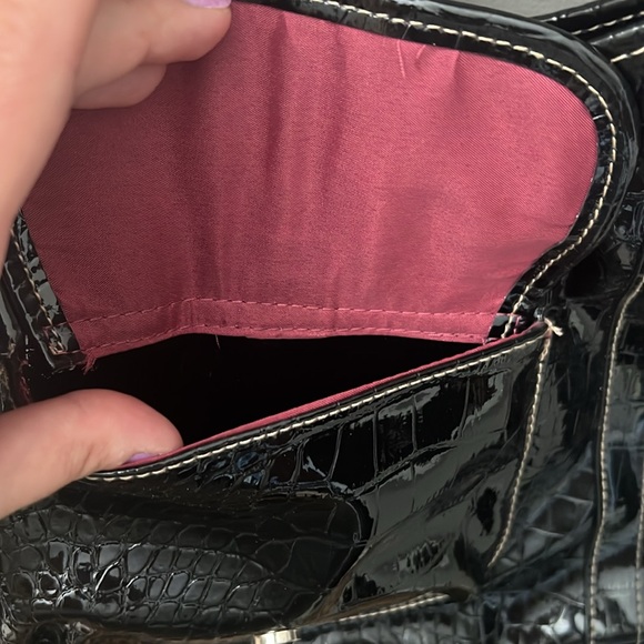 Black patent faux leather purse - Picture 3 of 6